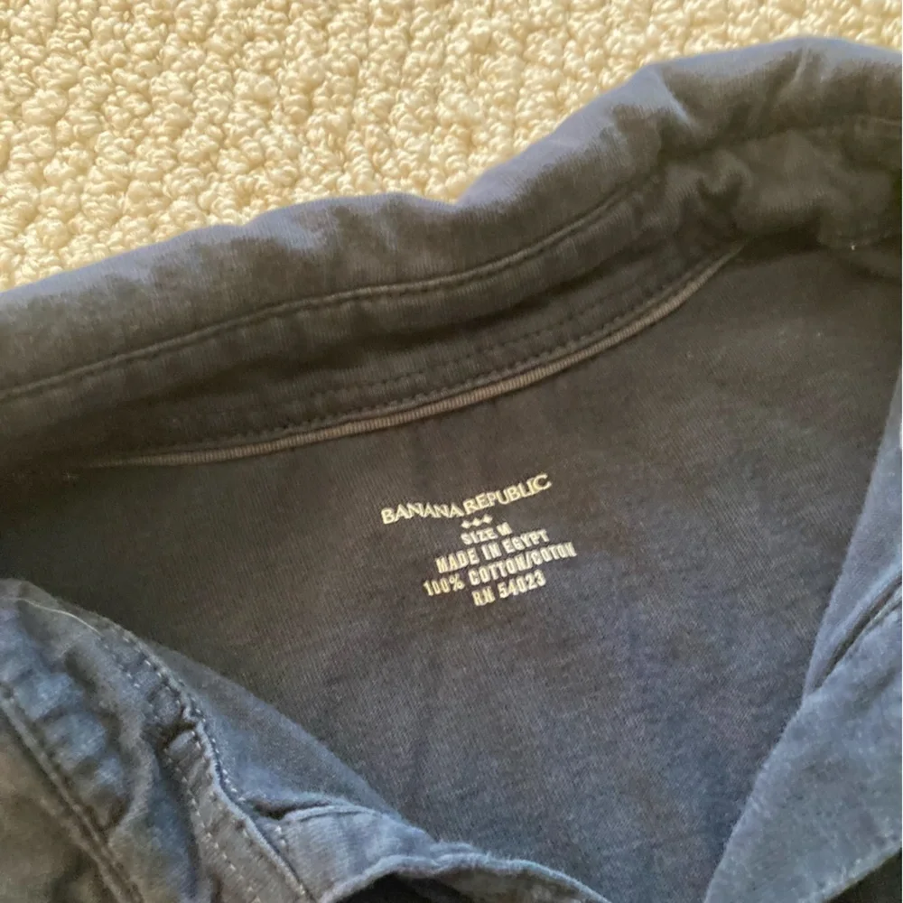 Banana Republic Men’s Polo Shirt Size Medium Stretch 100% Cotton Navy Blue FLAWS